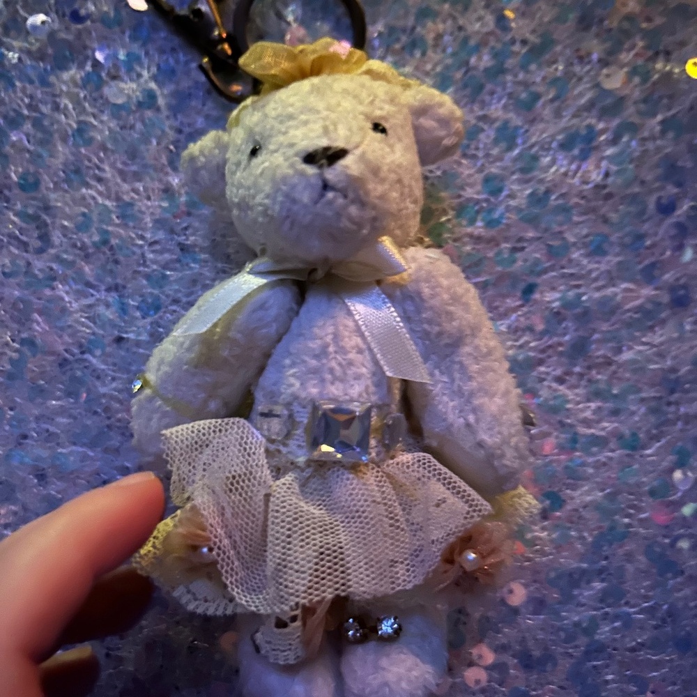 Rhinestone teddy bear keychain 🧸